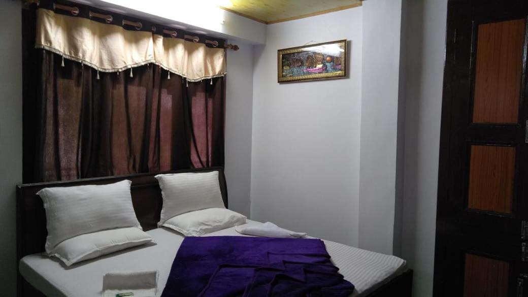 Debbhumi Regency Hotell Sāngla Exteriör bild