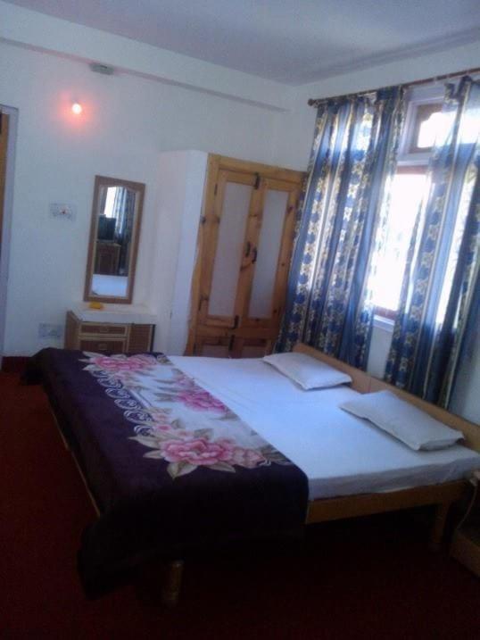 Debbhumi Regency Hotell Sāngla Exteriör bild