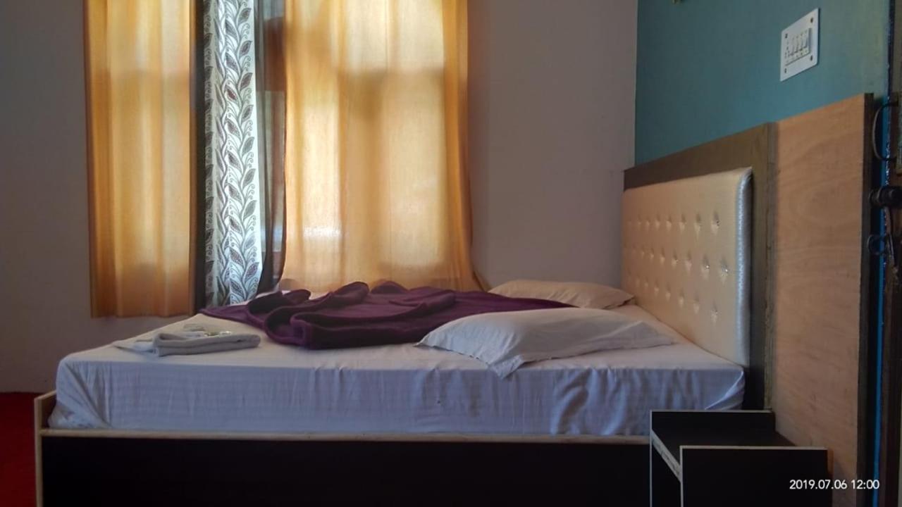 Debbhumi Regency Hotell Sāngla Exteriör bild